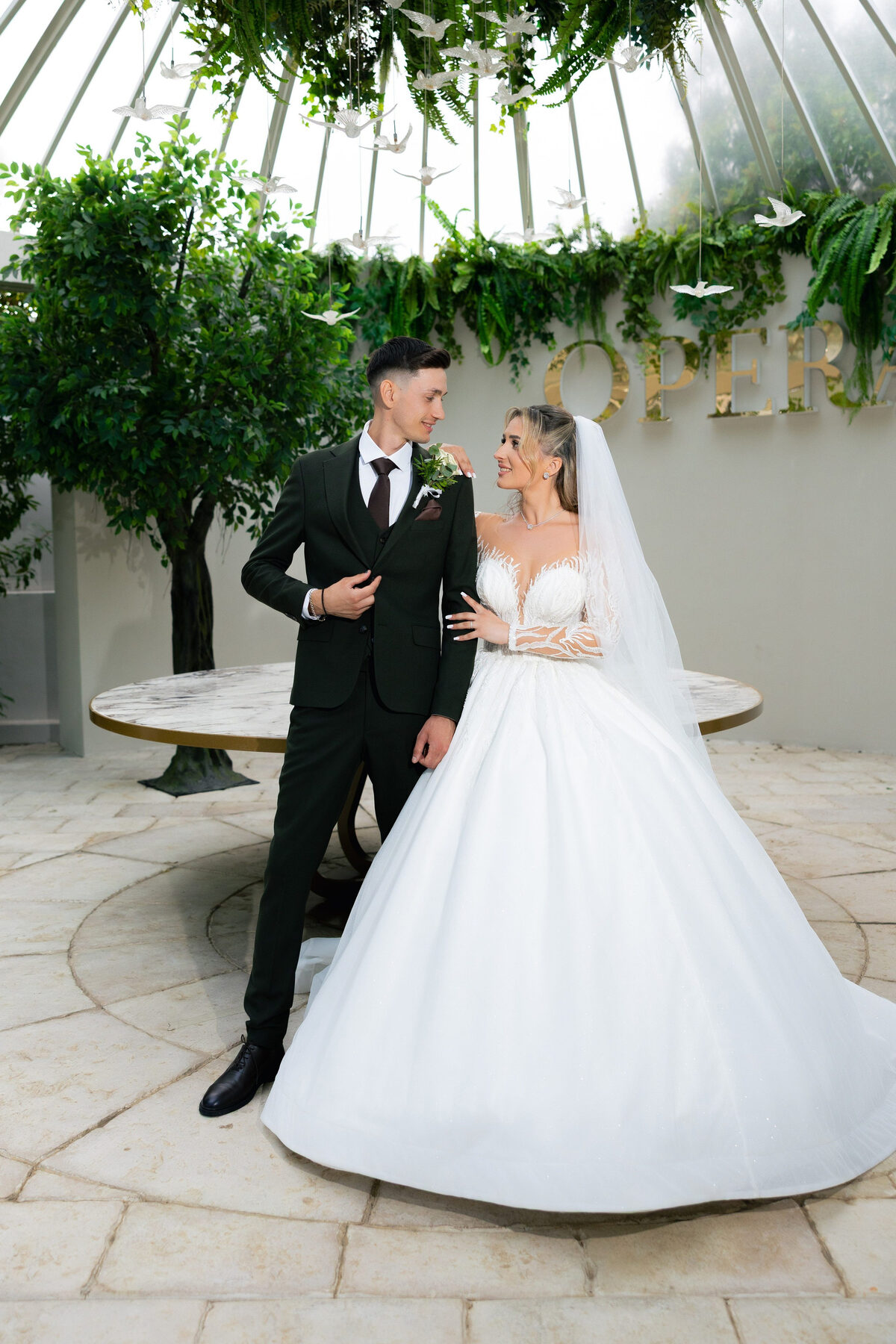 Nuntă la Opera Events Oradea, de la pregătiri până la artificii (18)
